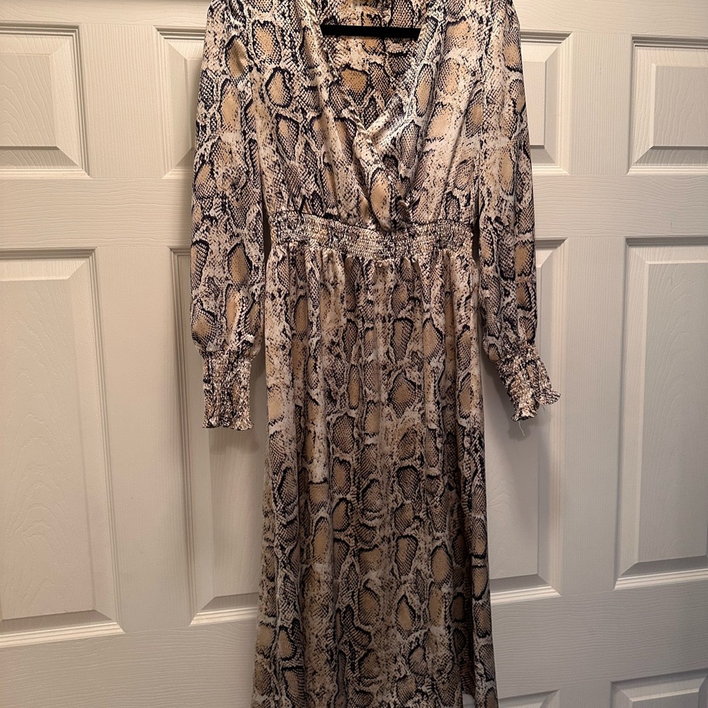 Chic Long Sleeve Snake Print Dress